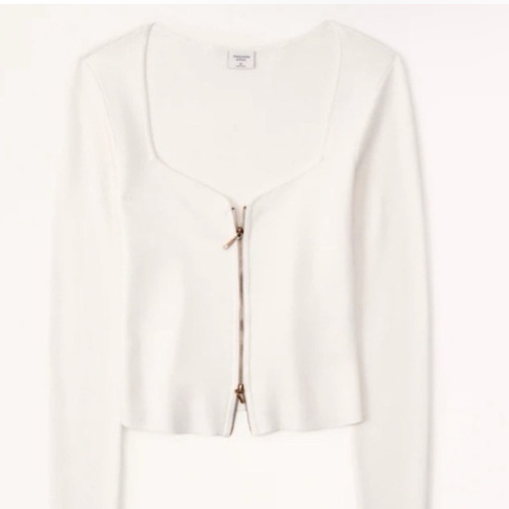 Abercrombie & Fitch zip front sweater top (M)